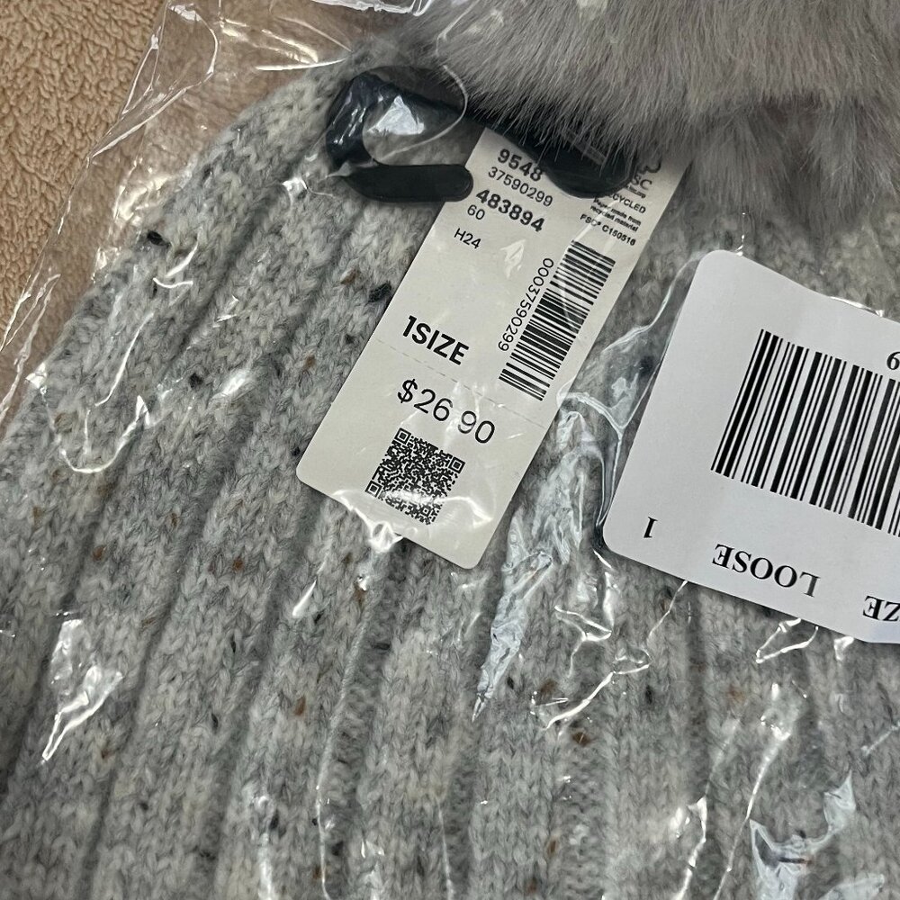 Reitmans Ribbed Beanie with Pompom - Picture 7 of 7